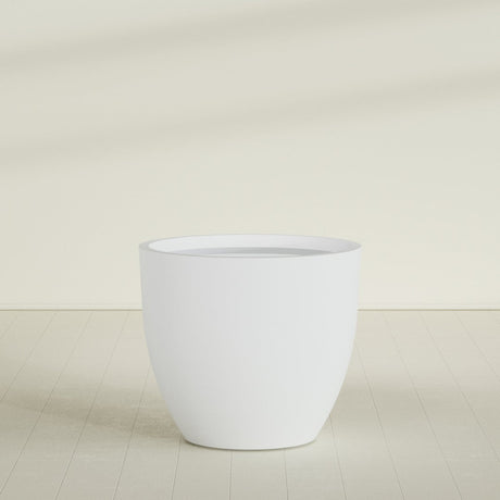 Wannsee Round Planter in Gloss Bright White, 50"D × 44"H, shown empty