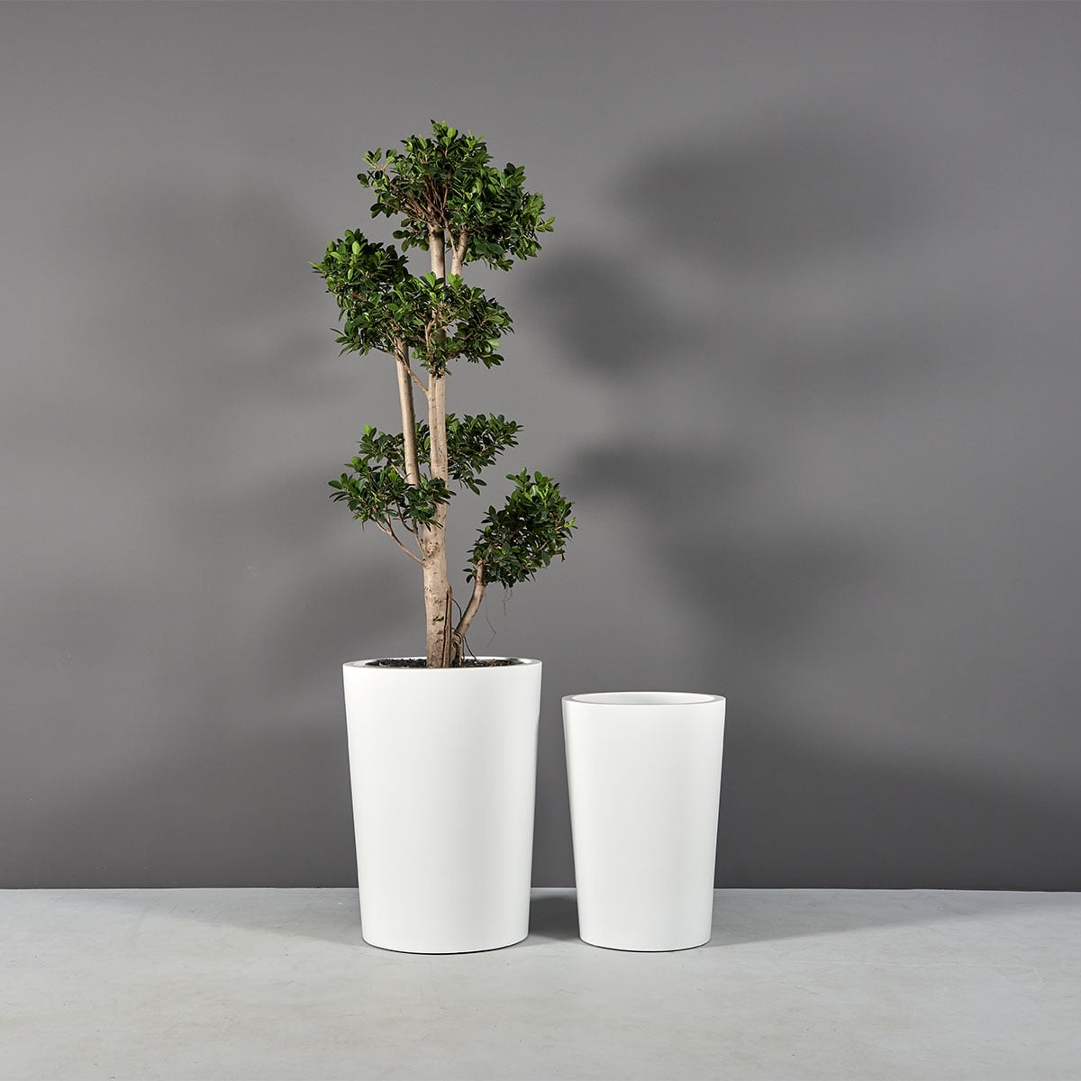 Tegel round tapered fiberglass planter
