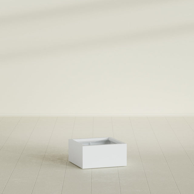 Antwerp corner fiberglass planter in Gloss Bright White