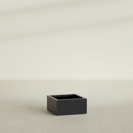 Antwerp corner fiberglass planter in Matte Black