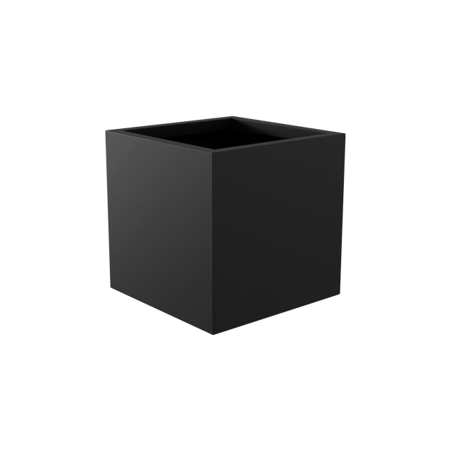 Granada Planter in Matte Black