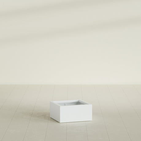 Antwerp corner fiberglass planter in Matte Bright White