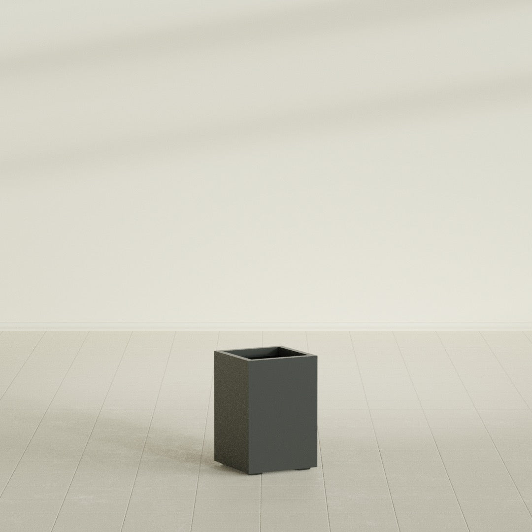 Tolga corner fiberglass planter in Matte Charcoal