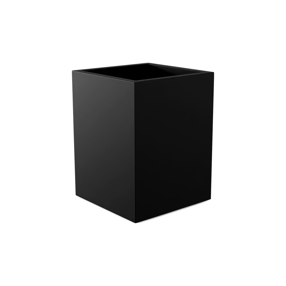 Brisbane corner fiberglass planter in Matte Black