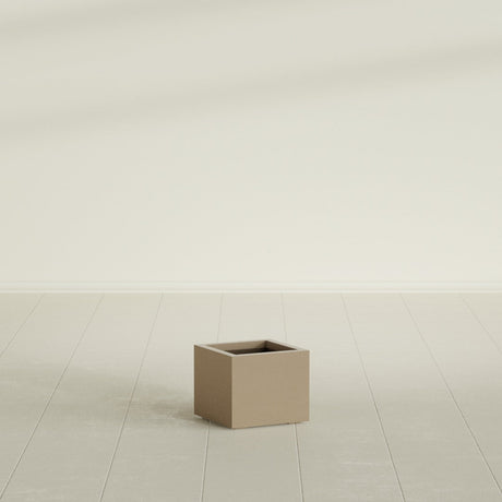 Cuba corner fiberglass planter in Gloss Metallic Gold