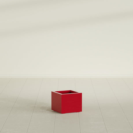 Cuba corner fiberglass planter in Gloss Red