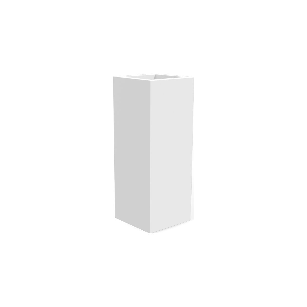 Delray corner fiberglass planter in Matte Bright White