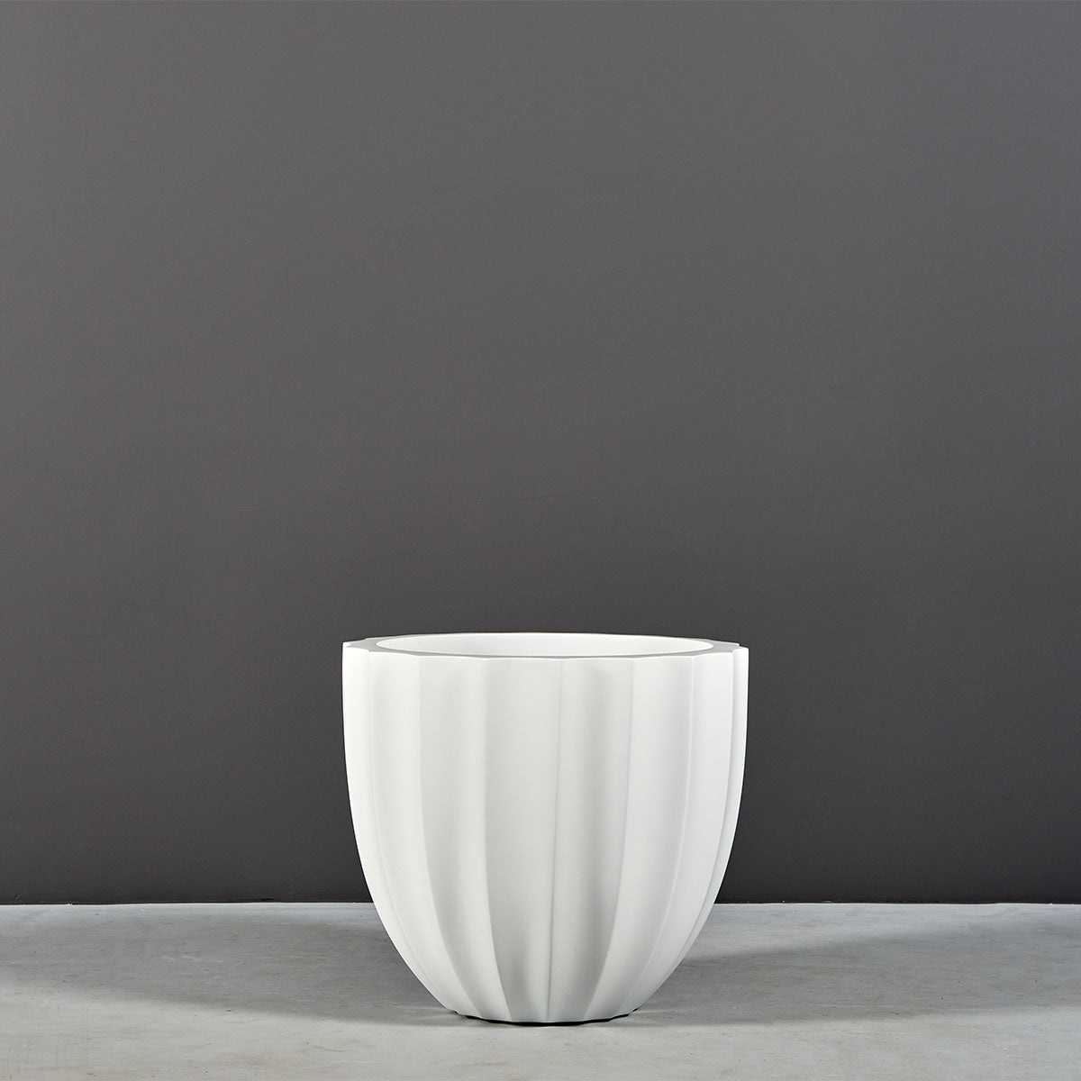Santa Barbara Fluted Round Planter, in real life