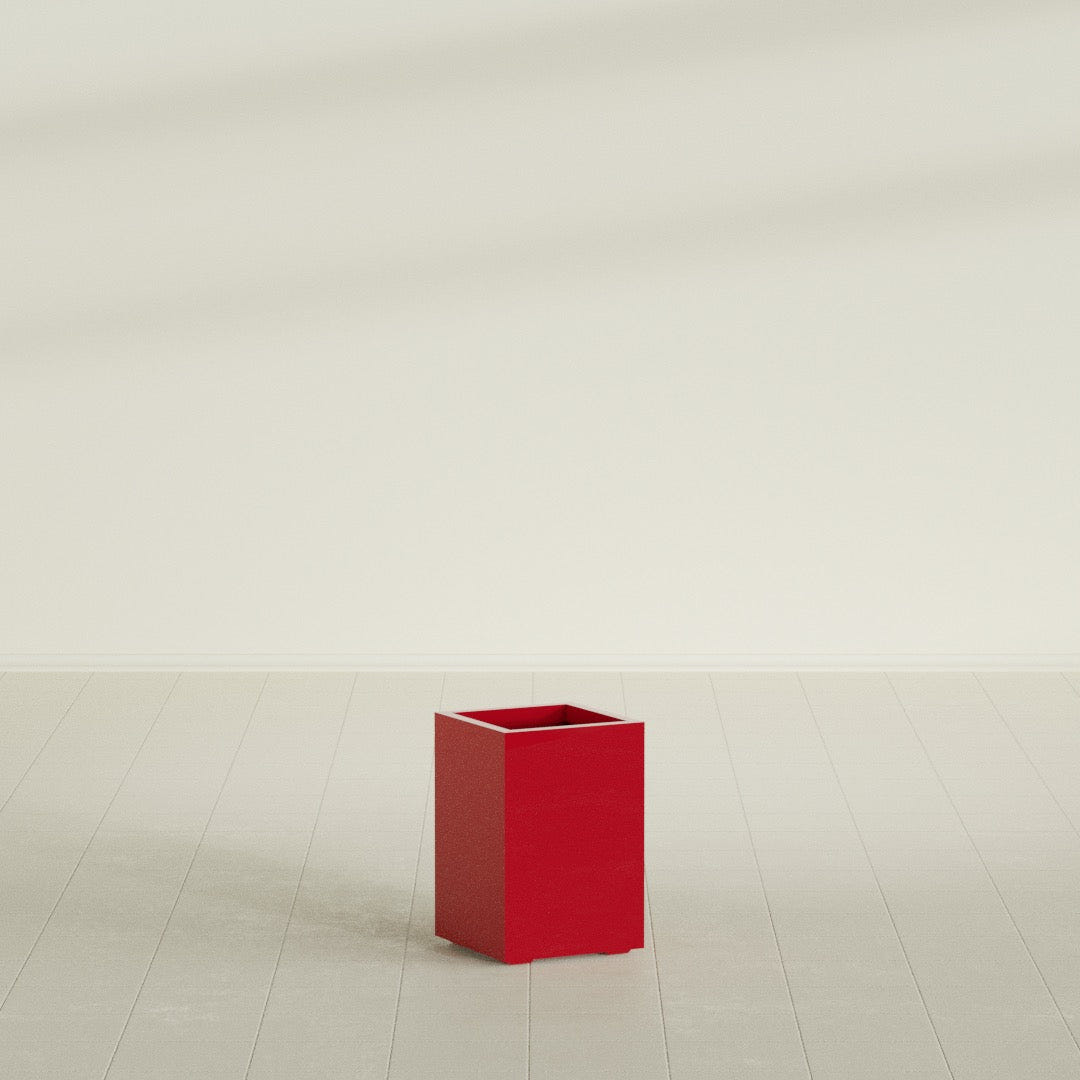 Tolga corner fiberglass planter in Gloss Red