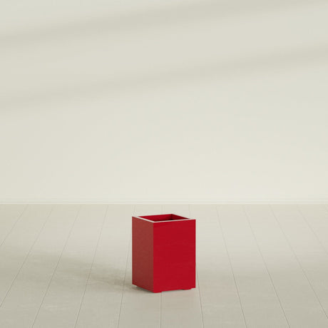 Tolga corner fiberglass planter in Gloss Red