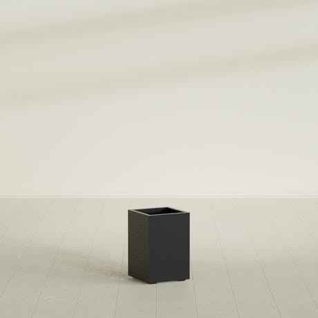 Tolga corner fiberglass planter in Matte Black