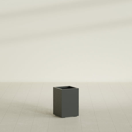 Tolga corner fiberglass planter in Matte Charcoal
